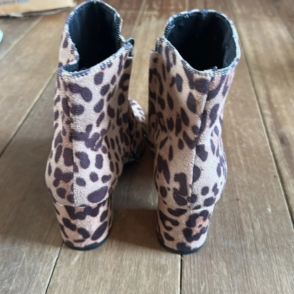 Time & Tru Leopard Boots size 7.5 women’s